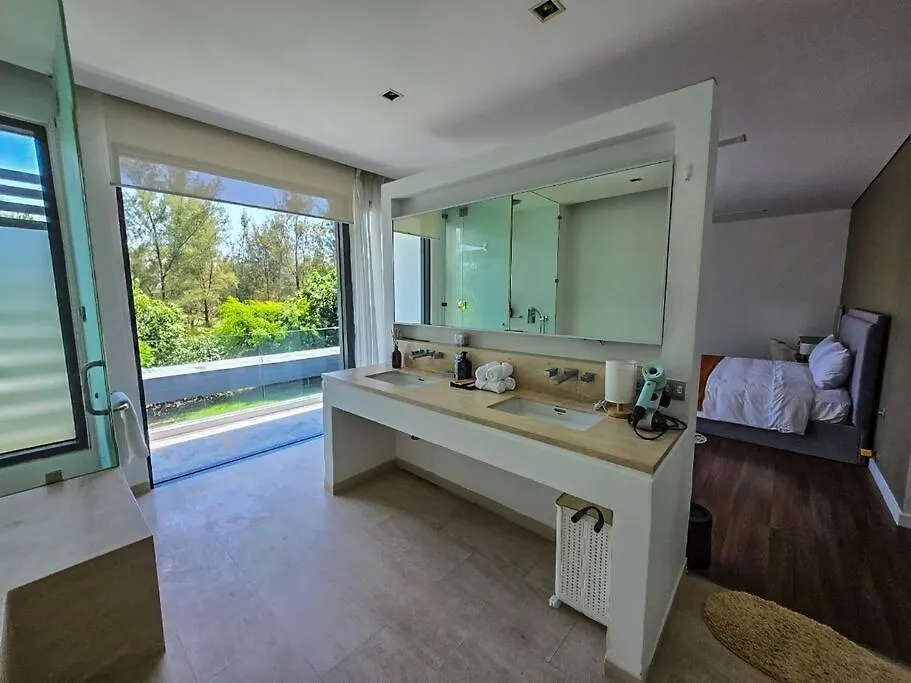 Luxury Pool Villas & Sheraton Resort& Free Pick Up Da Nang