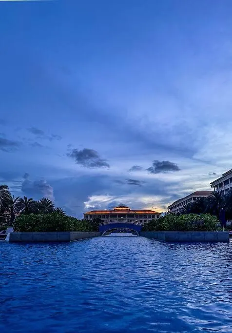 Luxury Pool Villas & Sheraton Resort& Free Pick Up Da Nang