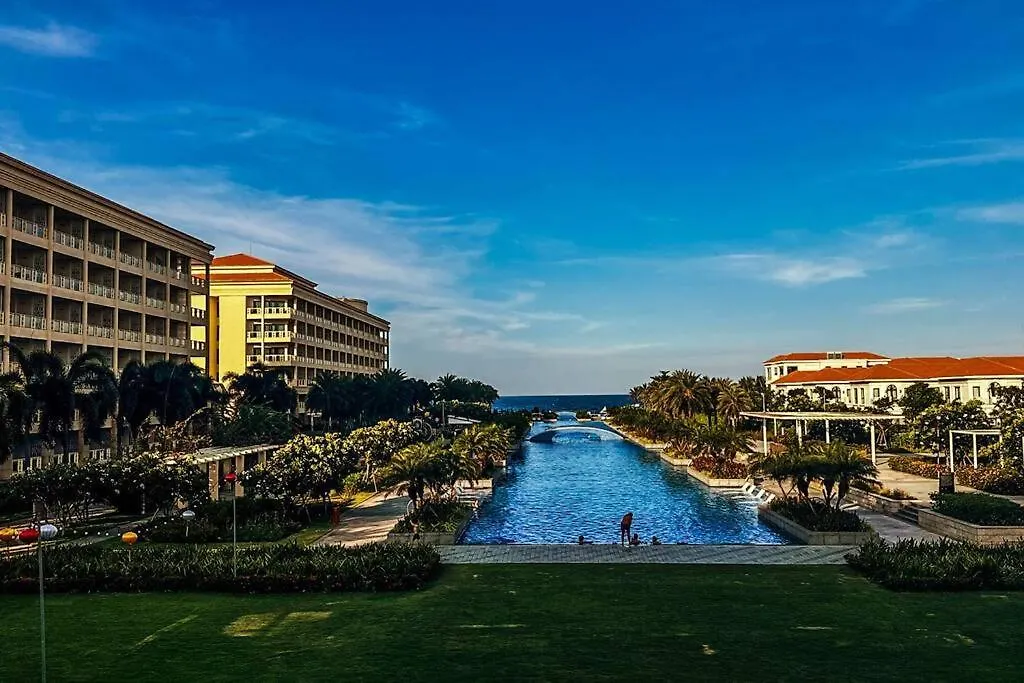 Luxury Pool Villas & Sheraton Resort& Free Pick Up Da Nang