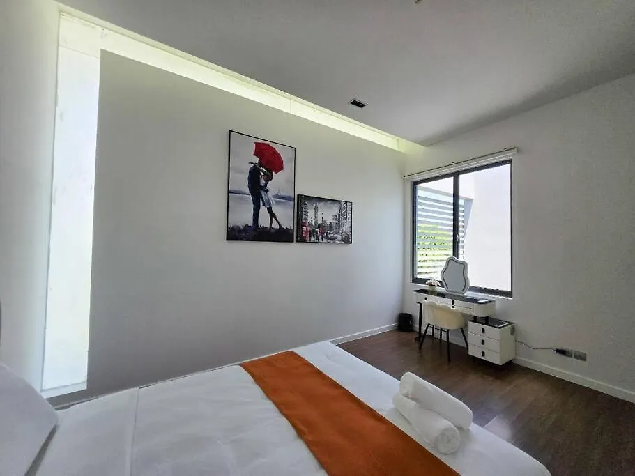 Luxury Pool Villas & Sheraton Resort& Free Pick Up Da Nang Vietnam
