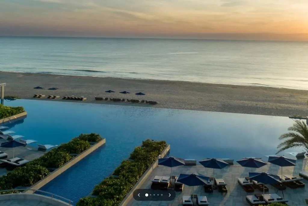 Luxury Pool Villas & Sheraton Resort& Free Pick Up Da Nang 0*,